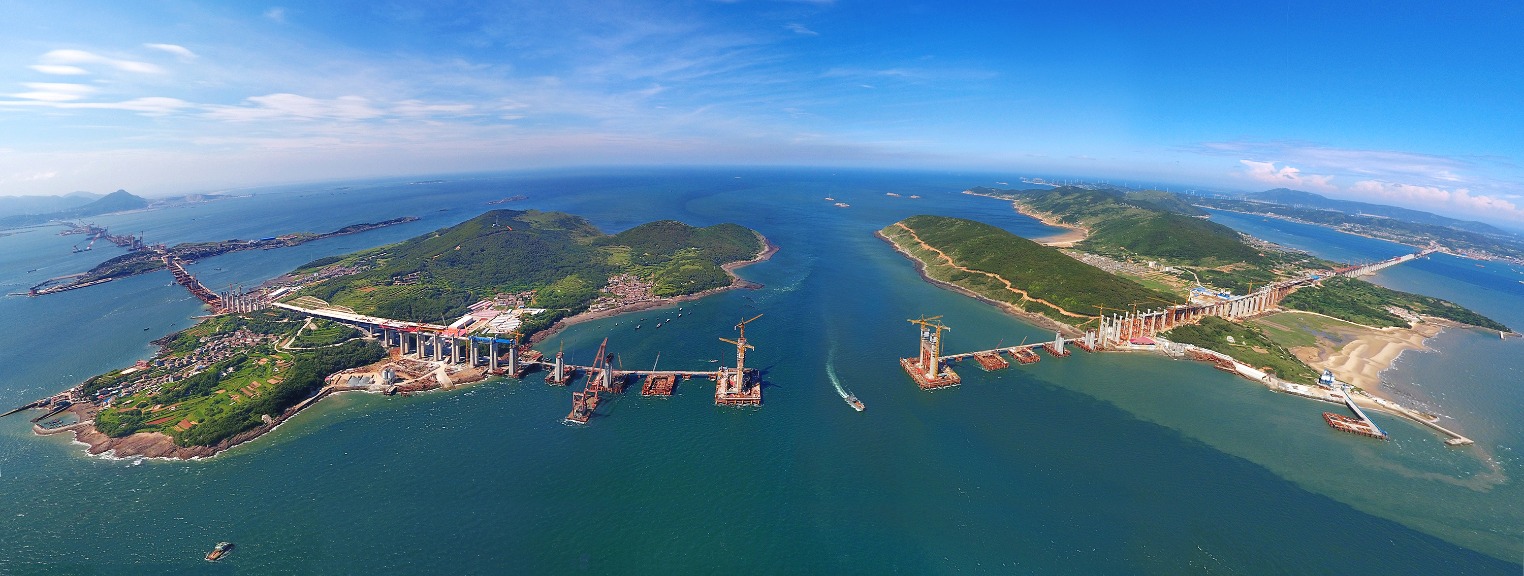 由中鐵大橋局承建的平潭海峽公鐵兩用大橋（圖片來(lái)源：中國(guó)中鐵）.jpg
